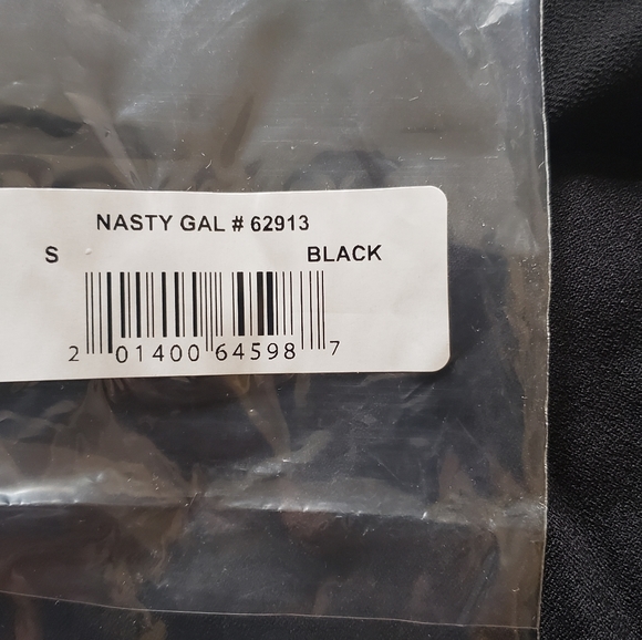 Nasty Gal Black Cropped Flutter Top - Picture 6 of 7